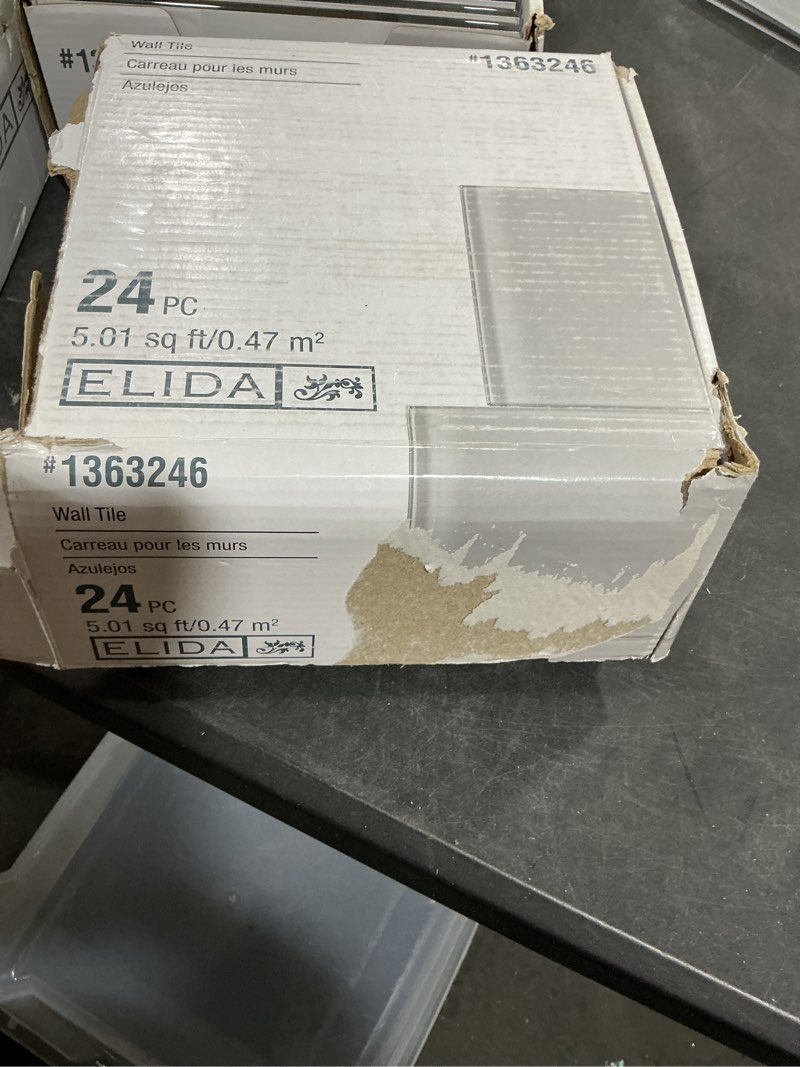 Condition photo showing Good Condition for Elida glass tile 20 pieces 4”x8”