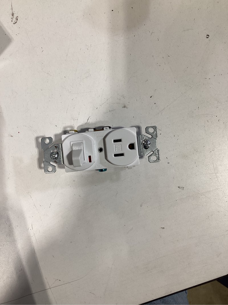 Condition photo showing Good Condition for eaton 15 -amp 125-volt tamper resistant residential/commercial duplex switch outlet , white