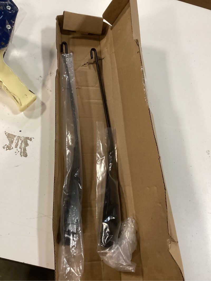 Condition photo showing Good Condition for 1 Pair Windshield Wiper Arm Fit for Ford F-150 F-250 Bronco 1991-1996, for F-350 F-Super Duty 1991-1997 - Replace 42631 F1TZ17526AA F4TZ17526A with One Year Quality Assurance