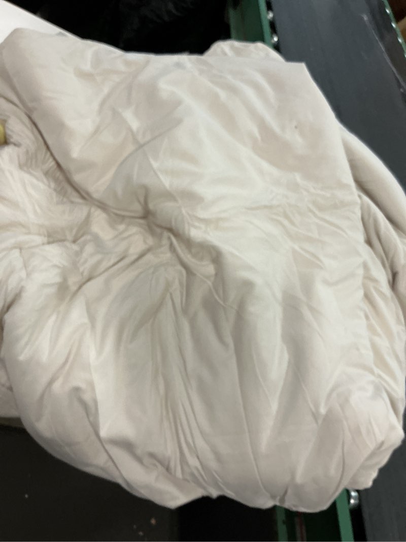 Condition photo showing As Is for ROSGONIA King Comforter Set Oatmeal, 3pcs(1 Boho Oatmeal Comforter & 2 Pillowcases) All Season Soft Bedding Lightweight Bedspread Blanket  King Comforter 90\"x90\" Oatmeal