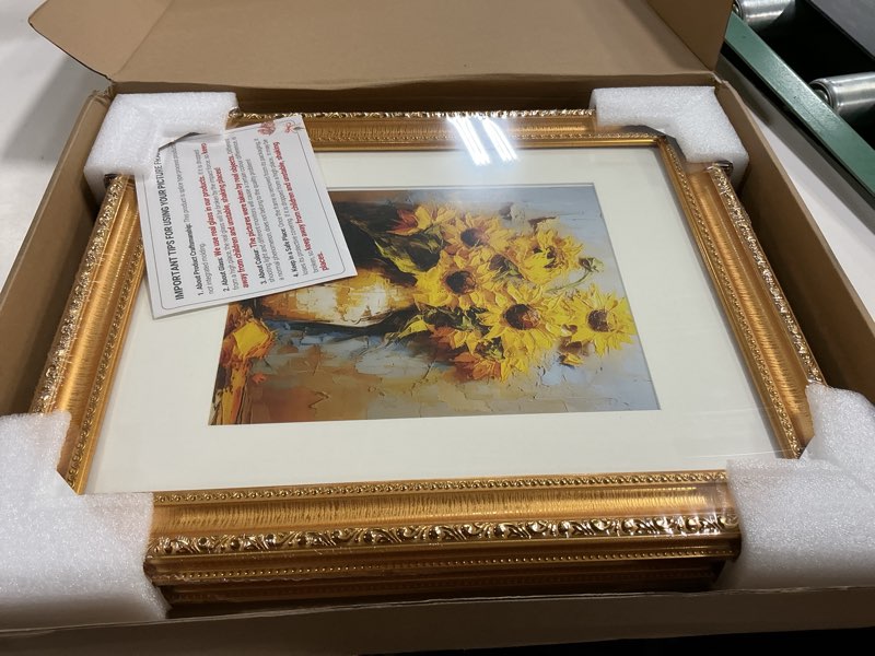 Condition photo showing New/Like New for splinterix 11x14 gold picture frame set of 2, ornate vintage 11x 14 photo frame for wall decor , 11 x 14 gold frames with real glass, display 8x10 pictures with mat or 11x14 without mat for antique déco gold picture frame 11x14