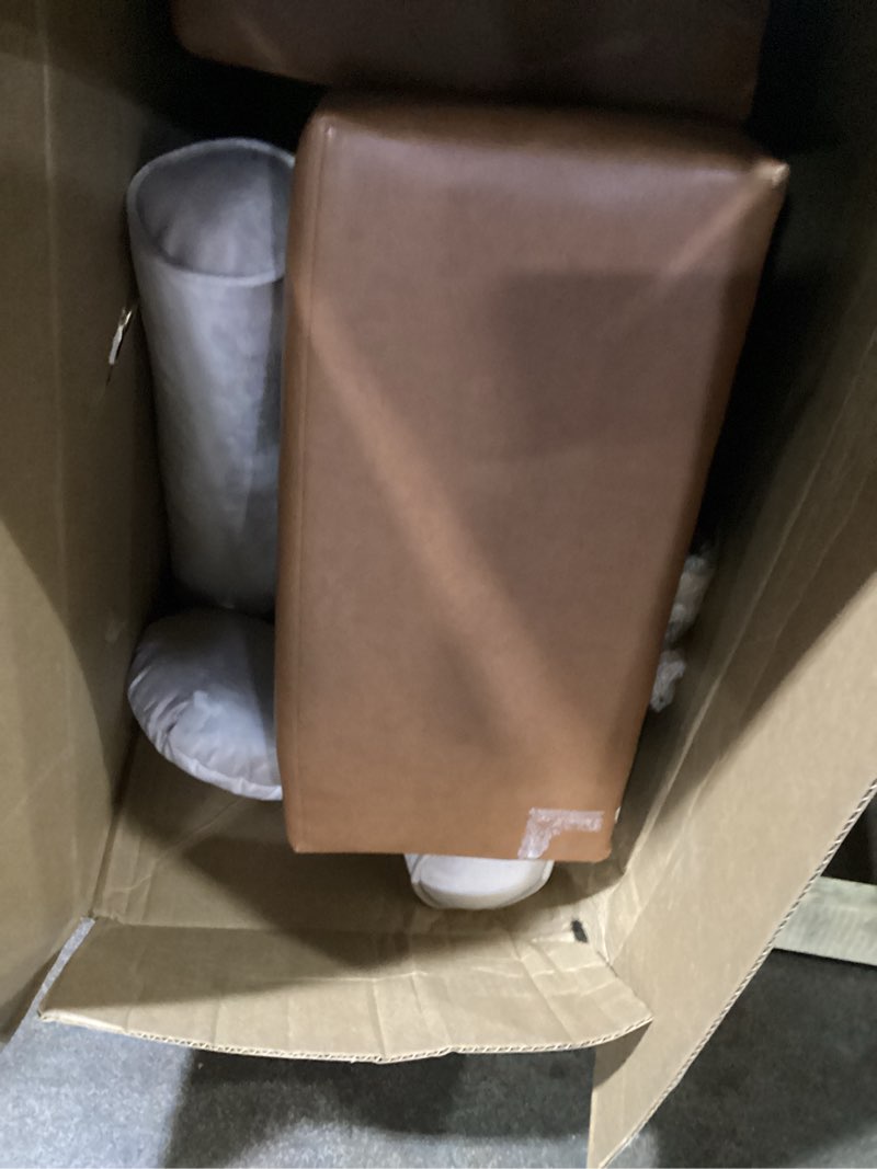 Condition photo showing Good Condition for Dcee Premium Pet Sofa - Large Size ( Leather)