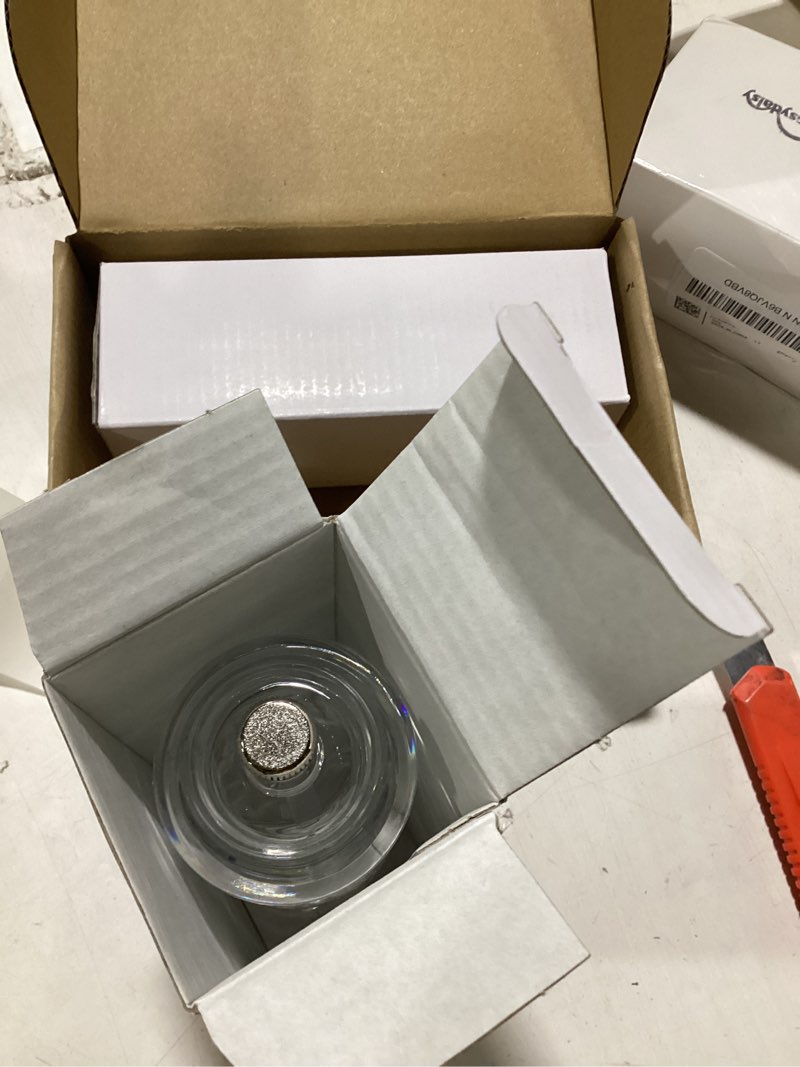 Condition photo showing Good Condition for salt and pepper grinder set, manual premium acrylic salt and pepper mills with adjustable ceramic core, 6.2-inch. (2 pieces)