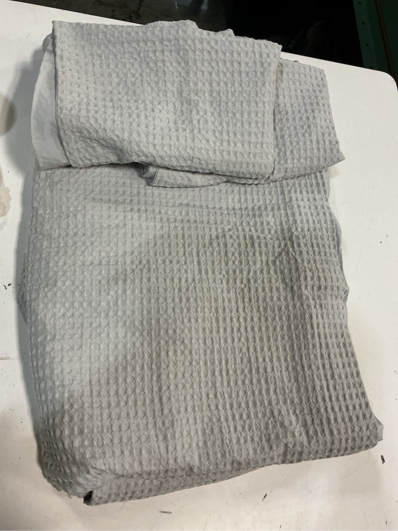 Condition photo showing Good Condition for quince european linen cotton stitch quilt set of 3 color natural size full/queen