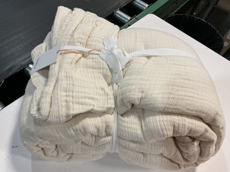 Condition photo showing As Is for quince organic cotton gauze duvet cover undeyed queen