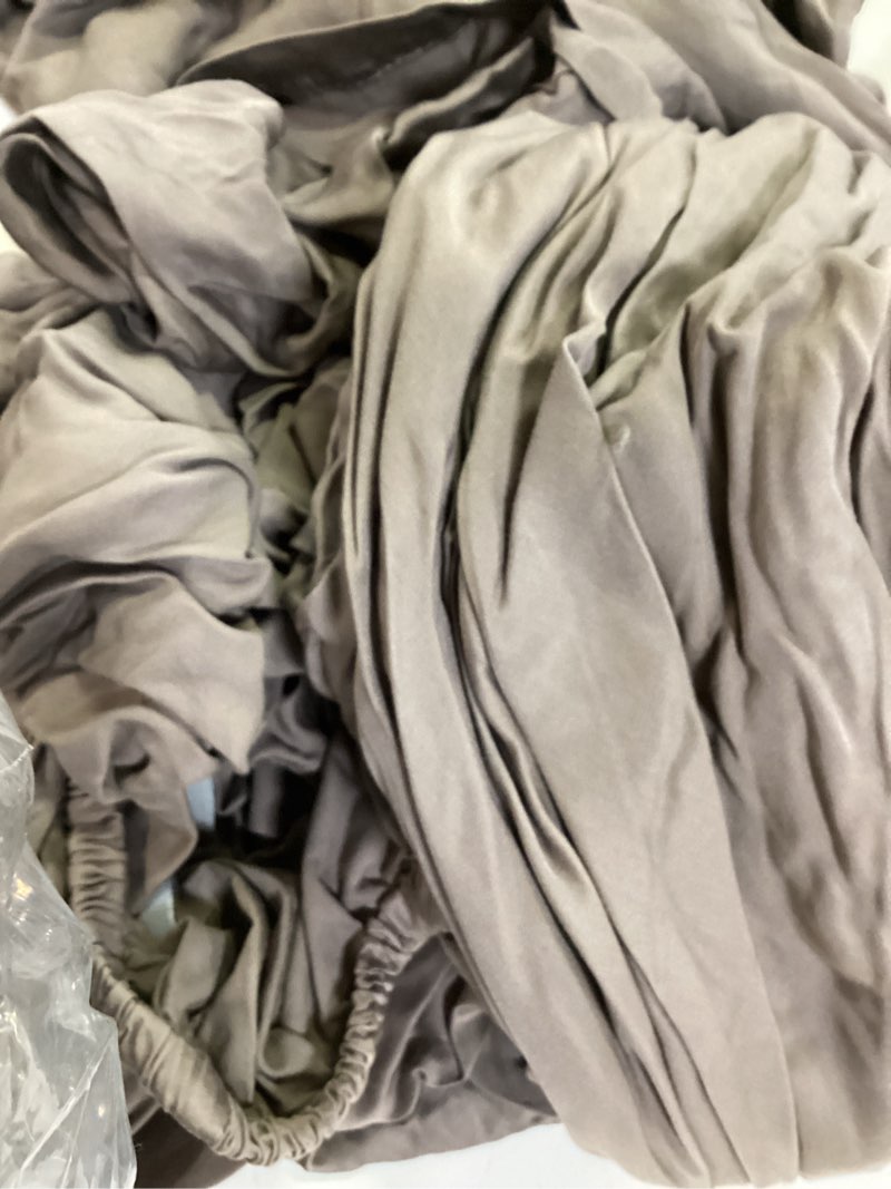 Condition photo showing Good Condition for bamboo fitted sheet set, full, stone