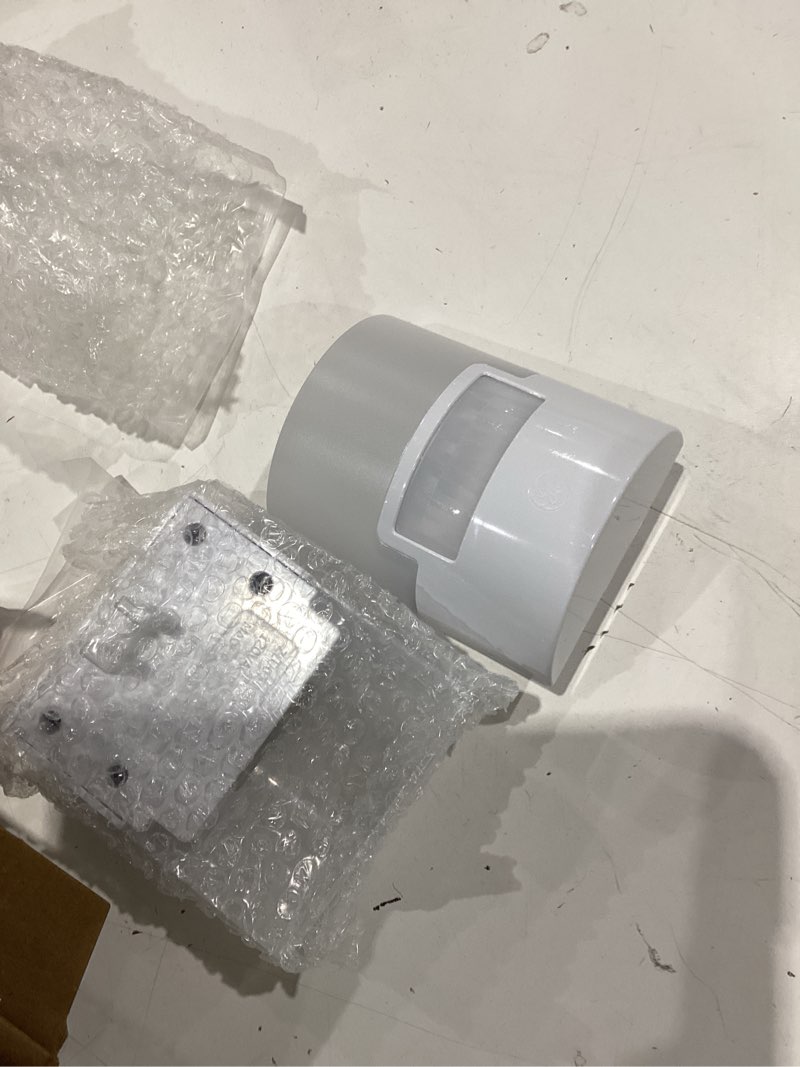 Condition photo showing Good Condition for ge 2-pack white led night light auto on/off