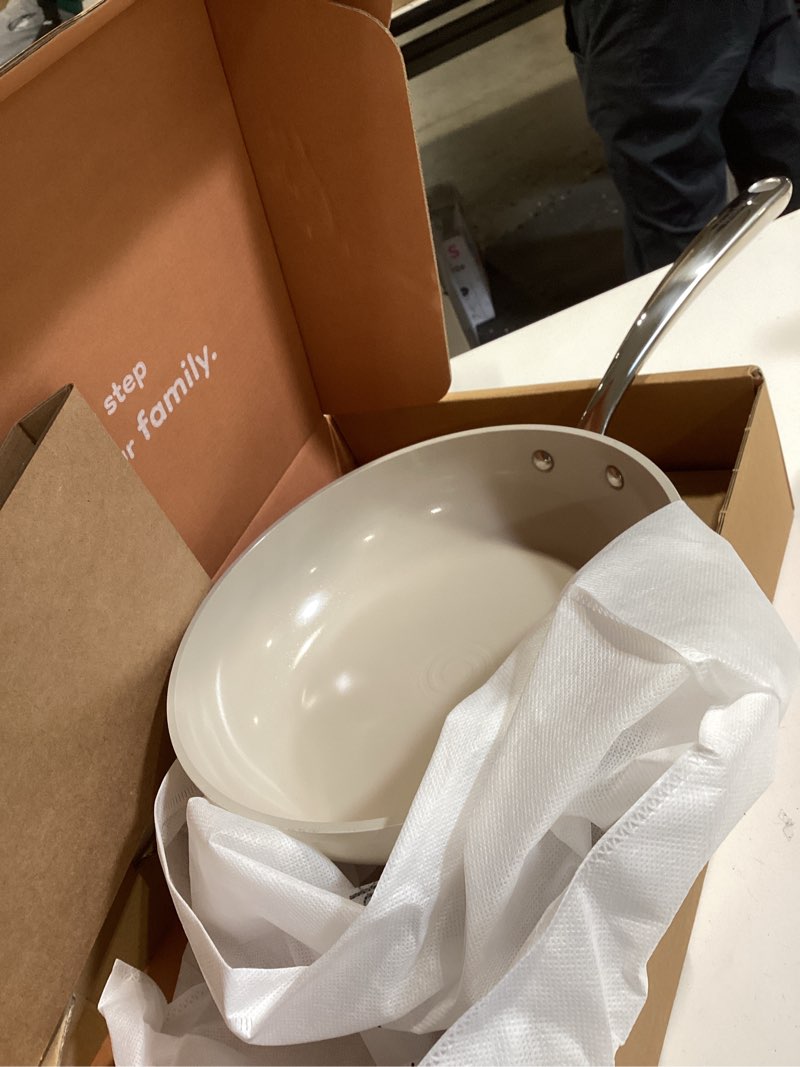 Condition photo showing Good Condition for redchef ceramic nonstick frying pan, ceramic non-stick saute pan, non toxic egg pan, cooking pan for kitchen, pfas free, all stovetops (gas, electric, induction), oven dishwasher safe(9.5" beige) 9.5 inch (1-piece) beige
