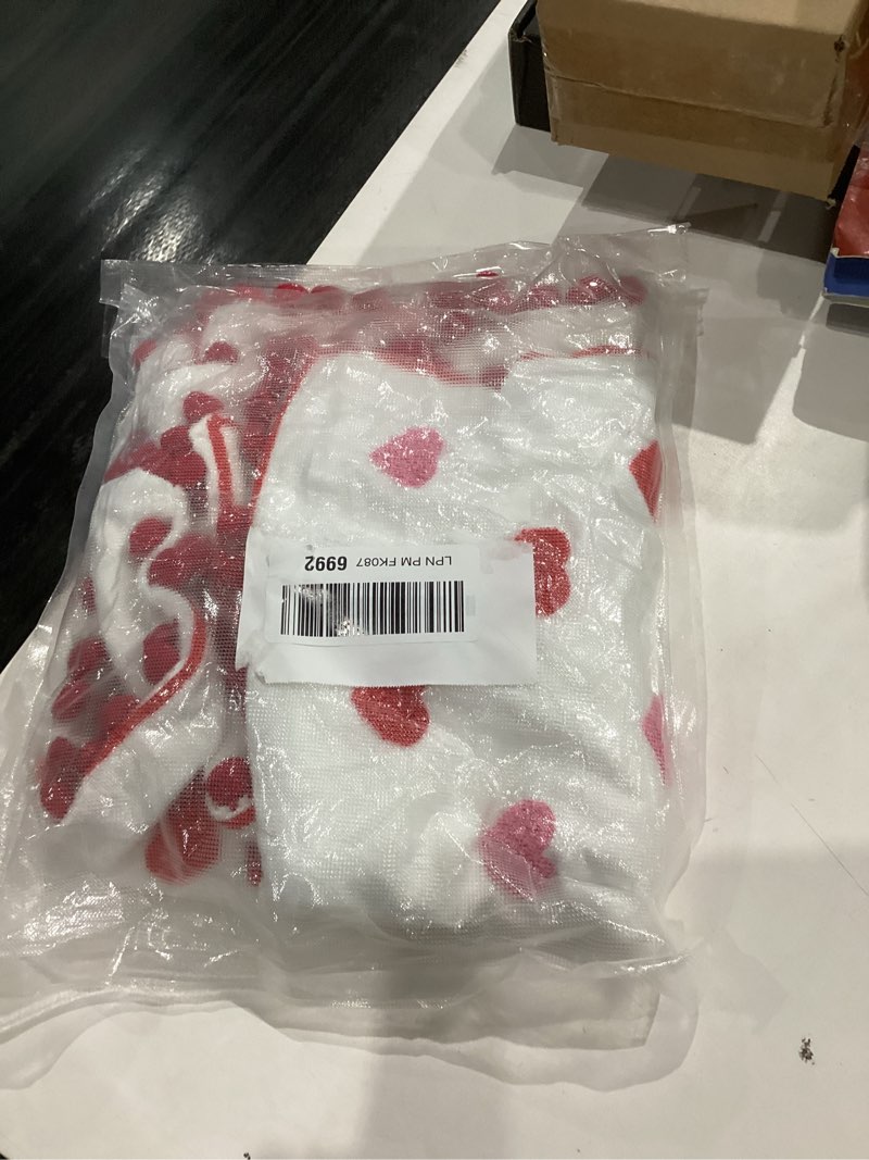 Condition photo showing New/Like New for Oudain Valentines Day Throw Pillow Covers 18 x 18 Set of 2 Heart Love Couples Decorations Embroidery Cushion Covers Home Decor for Couch Girlfriend Sofa Bedroom(Pink)
