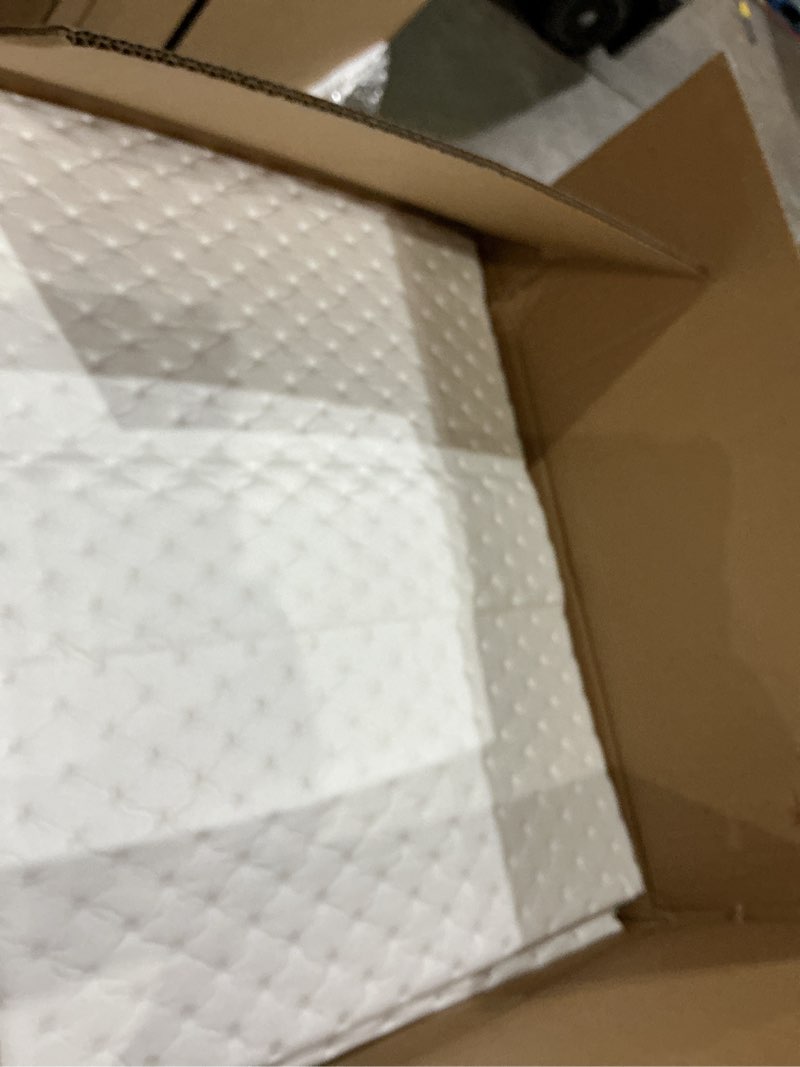 Condition photo showing New/Like New for cenproz spill absorbent pads 15" x 20" heavyweight oil absorbing mats,white absorbing heavy weight oil-only absorbent mat pad (30pcs)