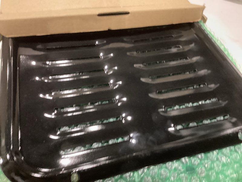 Condition photo showing Good Condition for broiler pan for oven nonstick porcelain coated - 16.75” x 12.75” whirlpool 4396923 replacement broiling pan for oven with rack for high-temperatures - oven broiler pan heats (porcelain)