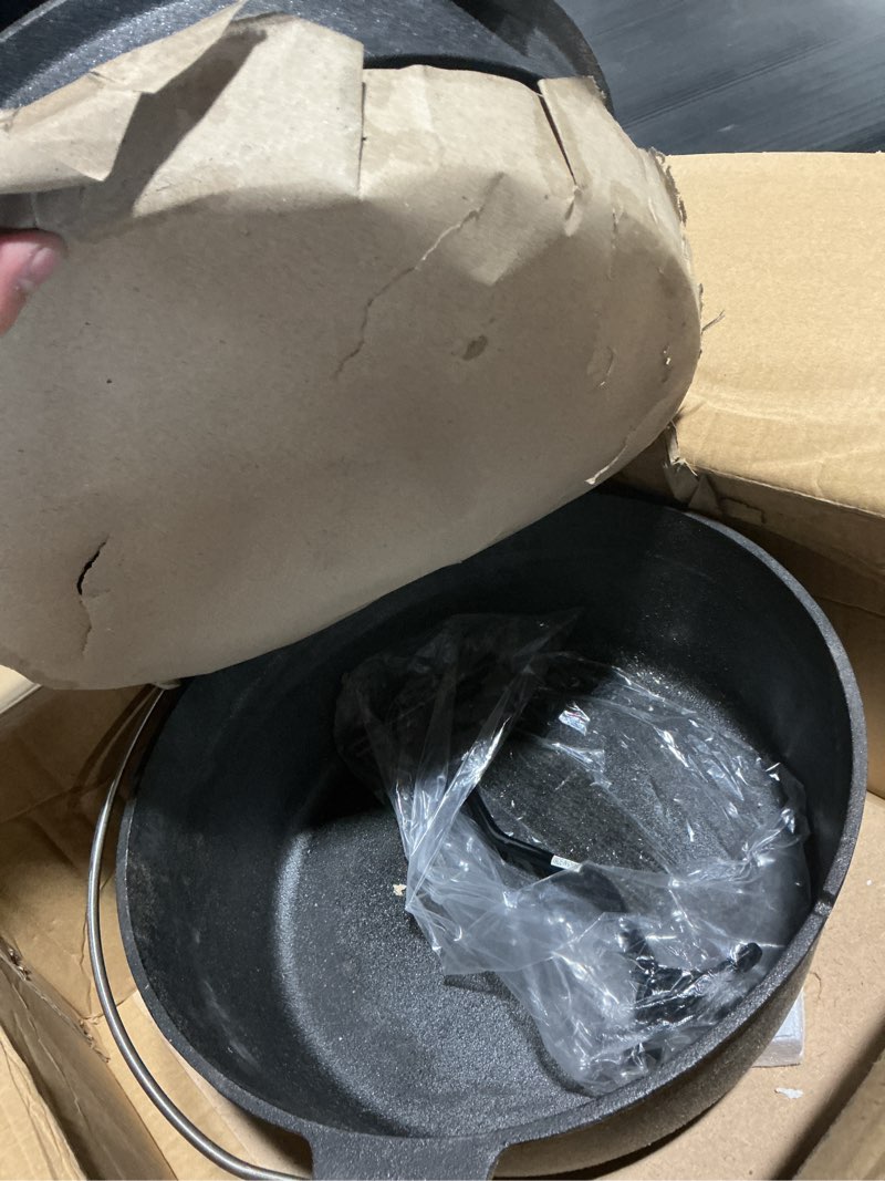 Condition photo showing Good Condition for camp chef do-12 pre seasoned cast iron dutch oven, black