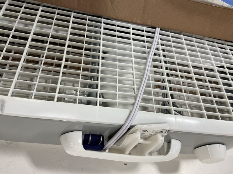 Condition photo showing Good Condition for lasko 20" classic box fan with weather-resistant motor, 3 speeds, 22.5" h, white, b20200, new