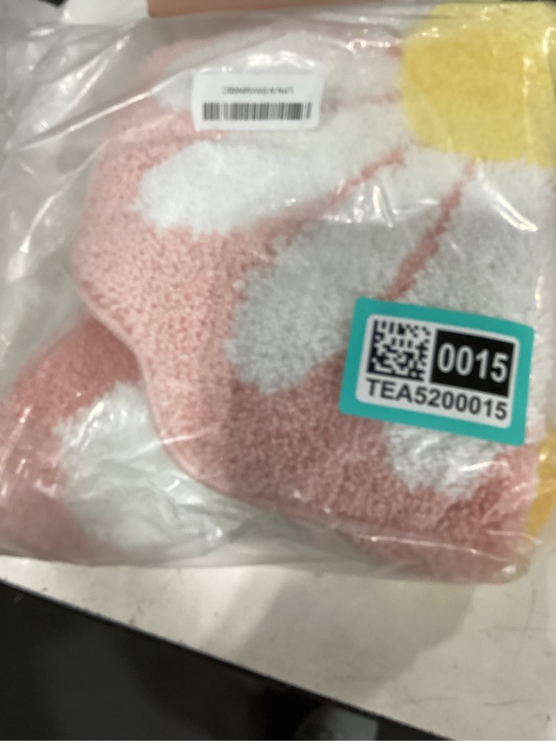 Condition photo showing New/Like New for truedays cute pink flower bath mat, machine washable bath rug, ultra soft and fluffy bathroom mat, small round non-slip water absorbent bath mats for bathroom floor, shower room and bathtub