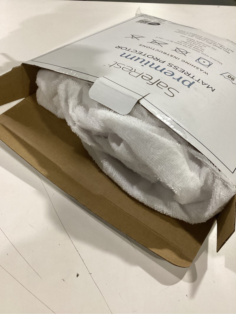 Condition photo showing Good Condition for SafeRest Waterproof Full Size Mattress Protector - Fitted with Stretchable Pockets - Machine Washable Cotton Blend Mattress Cover for Bed Sleep Surface Material: 80% Cotton and 20% Polyester Terry cloth Lining: 100% Polyurethane Laminate Skirt: 100% Polyester, exclusive of elastic. Full