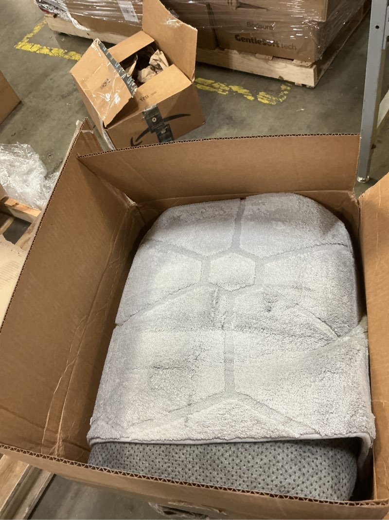 Condition photo showing As Is for ((Similar))Modern Cement Pattern Grey 7x10 Indoor Outdoor Area Rug for Balcony Deck Backyard High Traffic Porch Waterproof Non Slip Durable Reversible Plastic Carpet 7x10 K