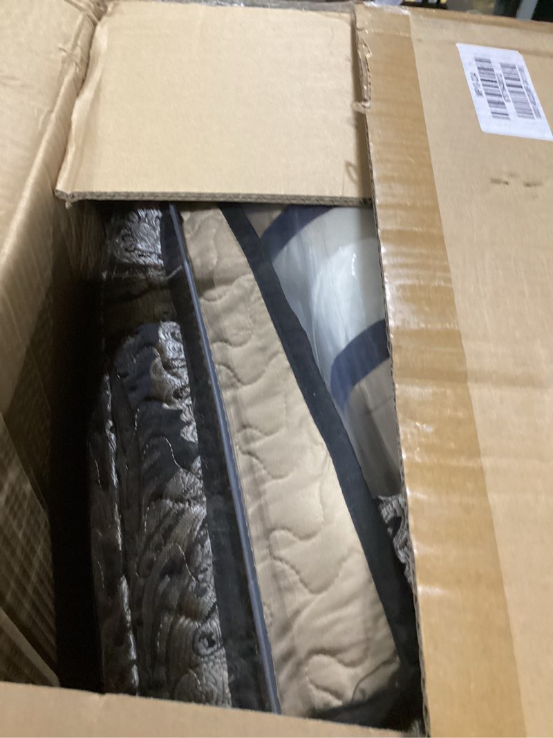Condition photo showing New/Like New for madison park quilt traditional damask design all season, lightweight coverlet bedspread bedding set, matching shams, pillows, king/cal king(104"x94"), aubrey, jacquard paisley black, 6 piece black king/cal king(104"x94")