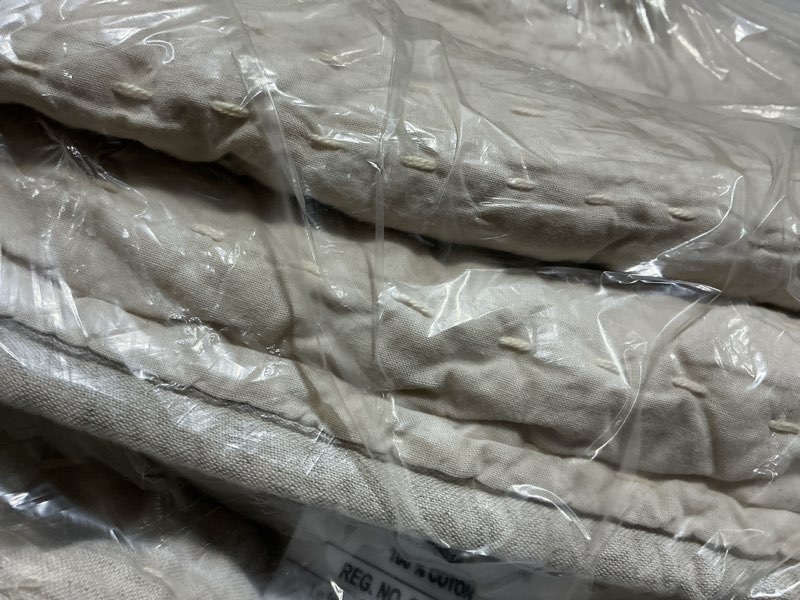 Condition photo showing Good Condition for european linen cotton stitch quilt, natural