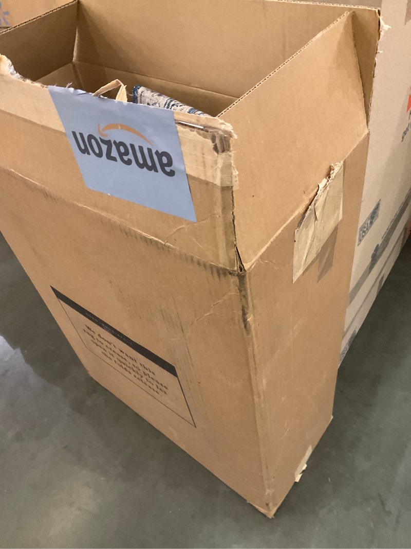 Condition photo showing Good Condition for Large area rug