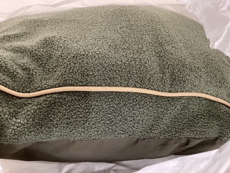 Condition photo showing New/Like New for FluffyDream Dog Bed for Medium Dog, Super Soft Pet Bed Mat, Suitable for Dogs Up to 65lbs, 36'' x 27'', Sage Sage 36''x27''