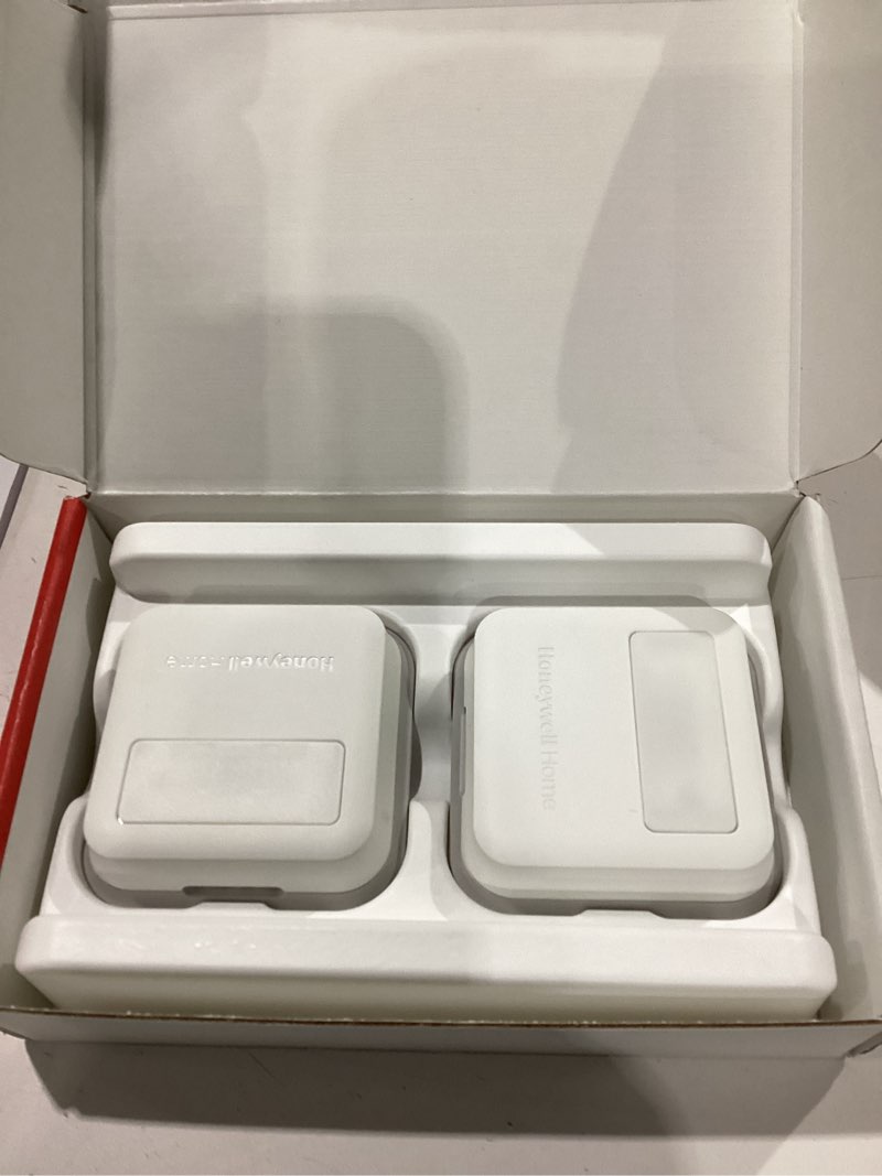 Condition photo showing New/Like New for Honeywell Home RCHTSENSOR-2PK, Smart Room Sensor works with T9/T10 WIFI Smart Thermostats