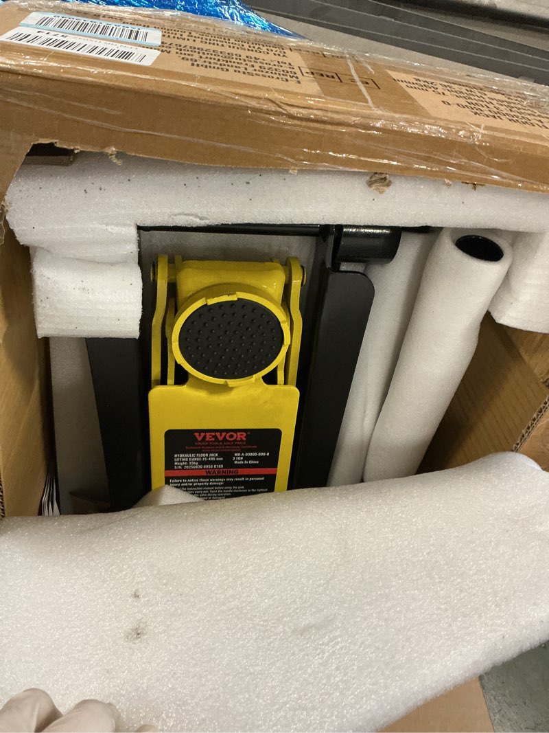 Condition photo showing Good Condition for VEVOR® < HYDRAULIC FLOOR JACKS