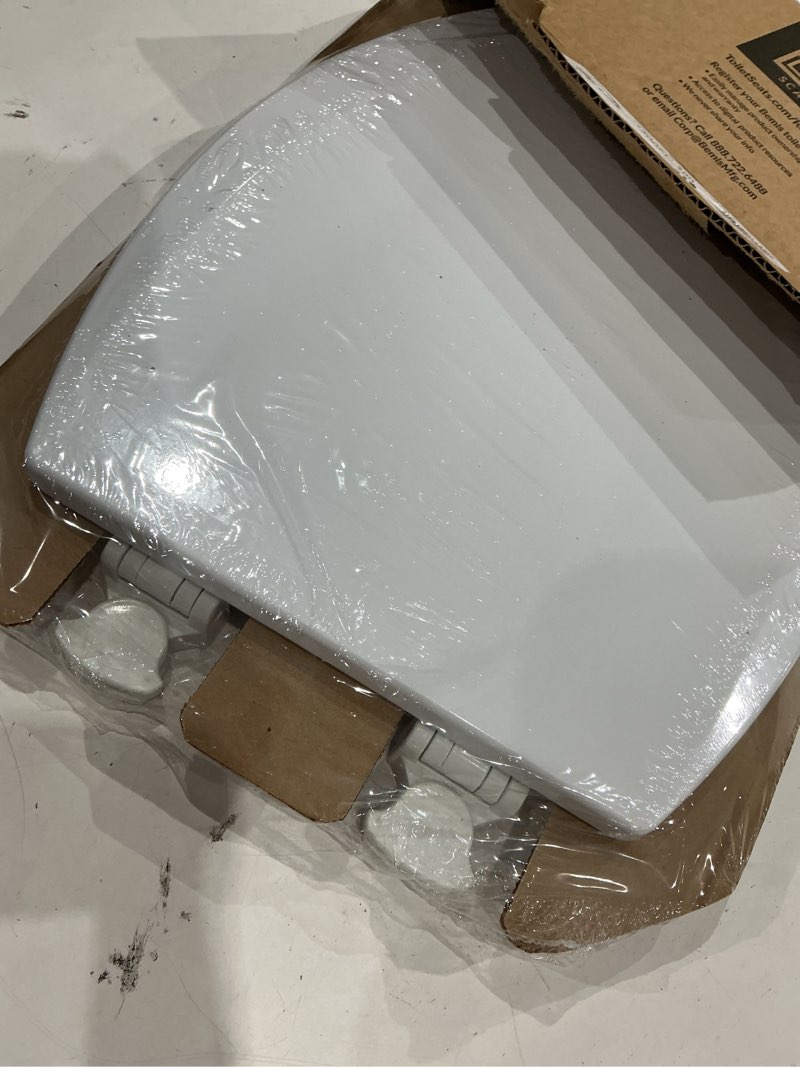 Condition photo showing Good Condition for bemis 1500ec 390 lift-off wood elongated toilet seat, cotton white (pack of 1) | durable enameled wood resists chipping & scratching, fits all standard elongated toilets, made in usa, 1500ec 390