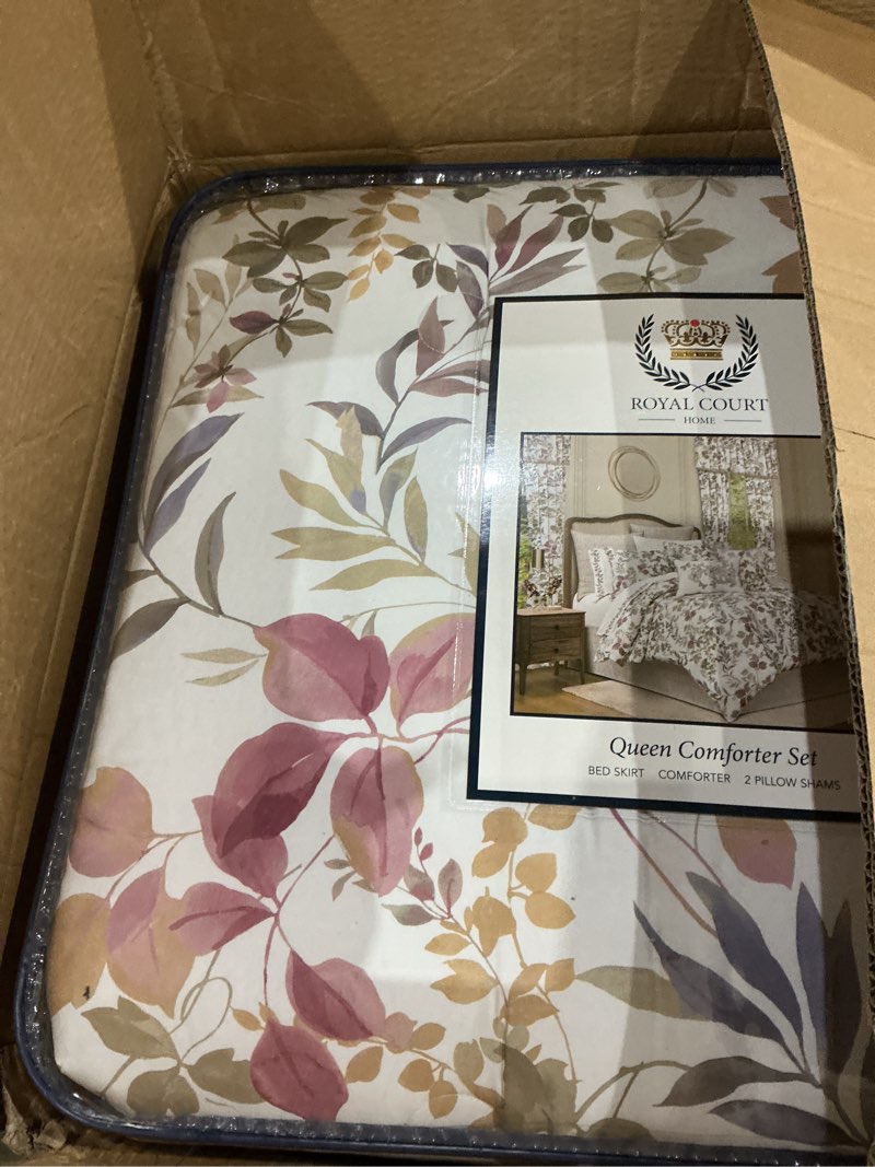 Condition photo showing New/Like New for rosewood queen 4pc. comforter set queen rose
