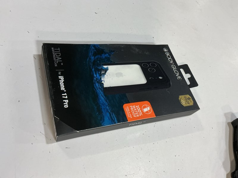 Condition photo showing New/Like New for body glove tidal waterproof phone case for iphone 17 pro - black/clear