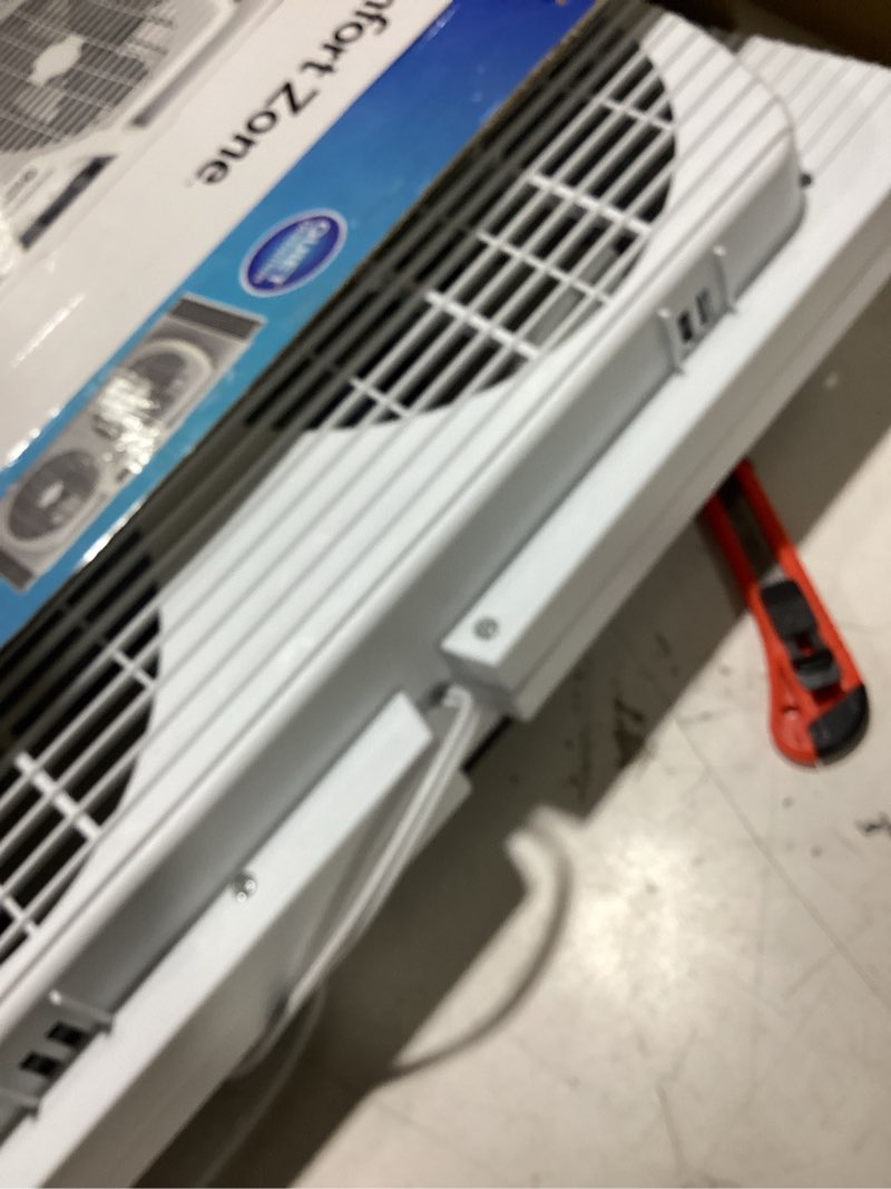 Condition photo showing As Is for comfort zone twin window fan with reversible airflow control, 9 inch, auto-locking expanders, 2 speed fan, dual fan, exhaust, airflow 9.84 ft/sec, ideal for home, kitchen, bedroom & office, cz319wt white 9"