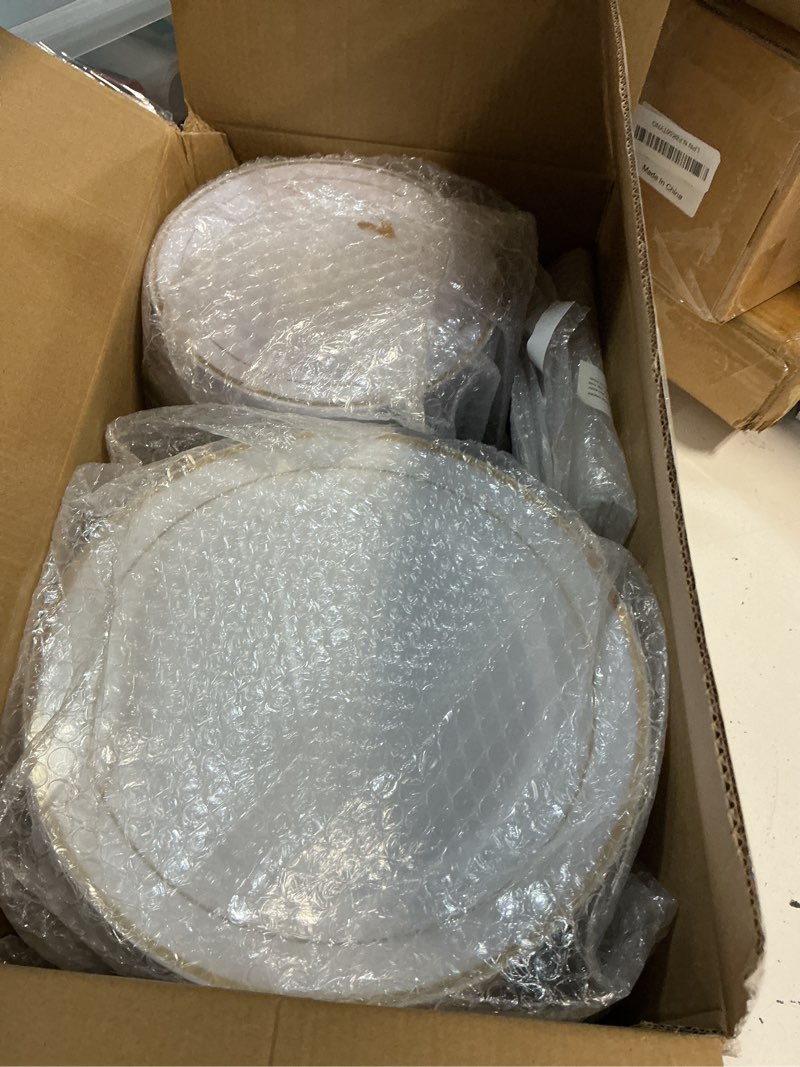 Condition photo showing New/Like New for i00000 200 pcs gold and ivory plastic plates, ivory disposable party plates include 100 dinner plate 10’’ and 100 plastic dessert plate 7’’ perfect for birthday, party & wedding ivory gold