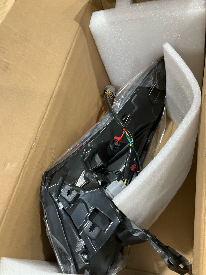Condition photo showing New/Like New for Dasbecan Left Drive Side Tail Light Assembly Rear Lamp Compatible with 2020 2021 2022 2023 2024 Toyota Highlander Replace# 81560-0E230, 815600E230 Left Driver Side