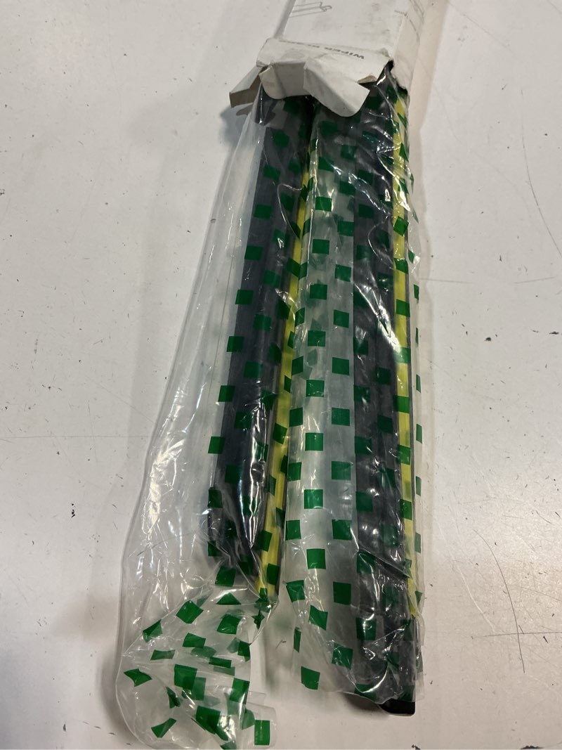 Condition photo showing New/Like New for windshield wiper blades for tesla model x with integrated washing,tesla silicone windscreen wiper blades all-seasons applicable, original equipment accessories (28"+ 18" pair for front windshield)