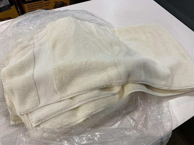 Condition photo showing Good Condition for quince-turkish ultra plush bath towel (set of 2)(54in x 30 in)