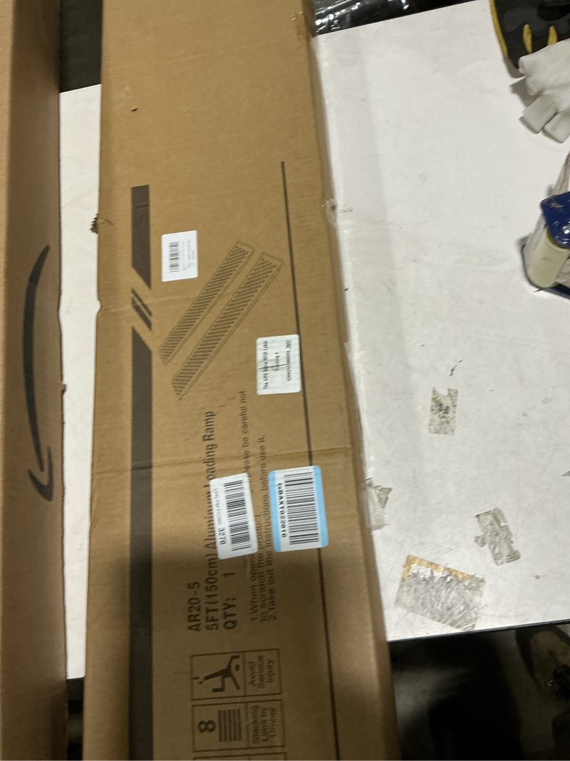 Condition photo showing Good Condition for Ruedamann 5' L × 8.5" W Aluminum Loading Ramp, 880 lbs Capacity for ATV,Motorcycle,Quad,Lawn Mower,Snow Blower and More, 1 Pair