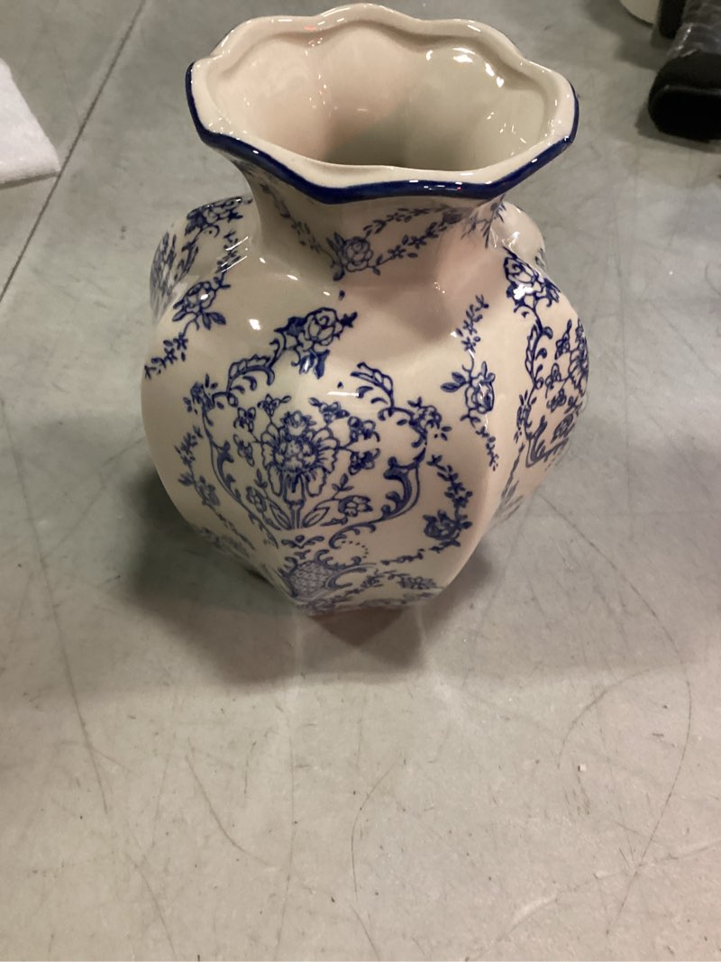 Condition photo showing New/Like New for vintage blue ceramic vase, small blue and white porcelain decorative flower vase for centerpiece living room table shelf, chinoiserie french country decor blue&white small