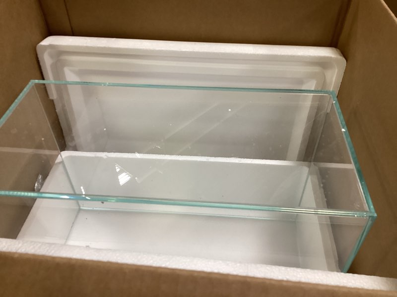 Condition photo showing Good Condition for 5 Gallon Glass Fish Tank, Easy to Maintain Small Aquarium for Betta/Goldfish/Snails/Shrimp and Aquatic Planting.