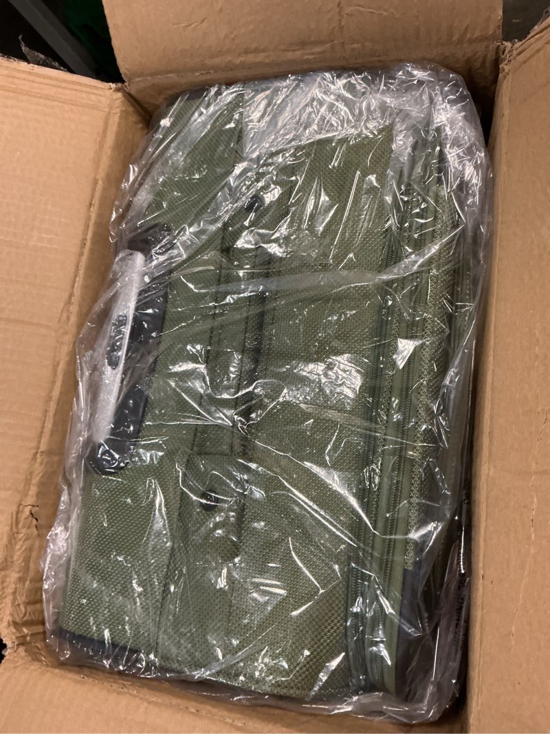 Condition photo showing Good Condition for swissgear sion softside expandable spinner luggage durable lightweight travel suitcase, evergreen, 3-piece set (carry-on/medium/large) 3-piece set (carry-on/medium/large) evergreen