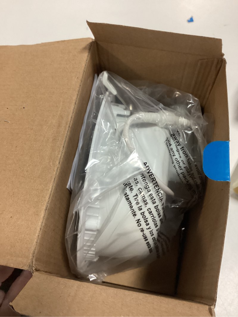 Condition photo showing Good Condition for Utilitech White 5-in 850 -Lumens Switchable white Round Dimmable LED Canless Wet rated