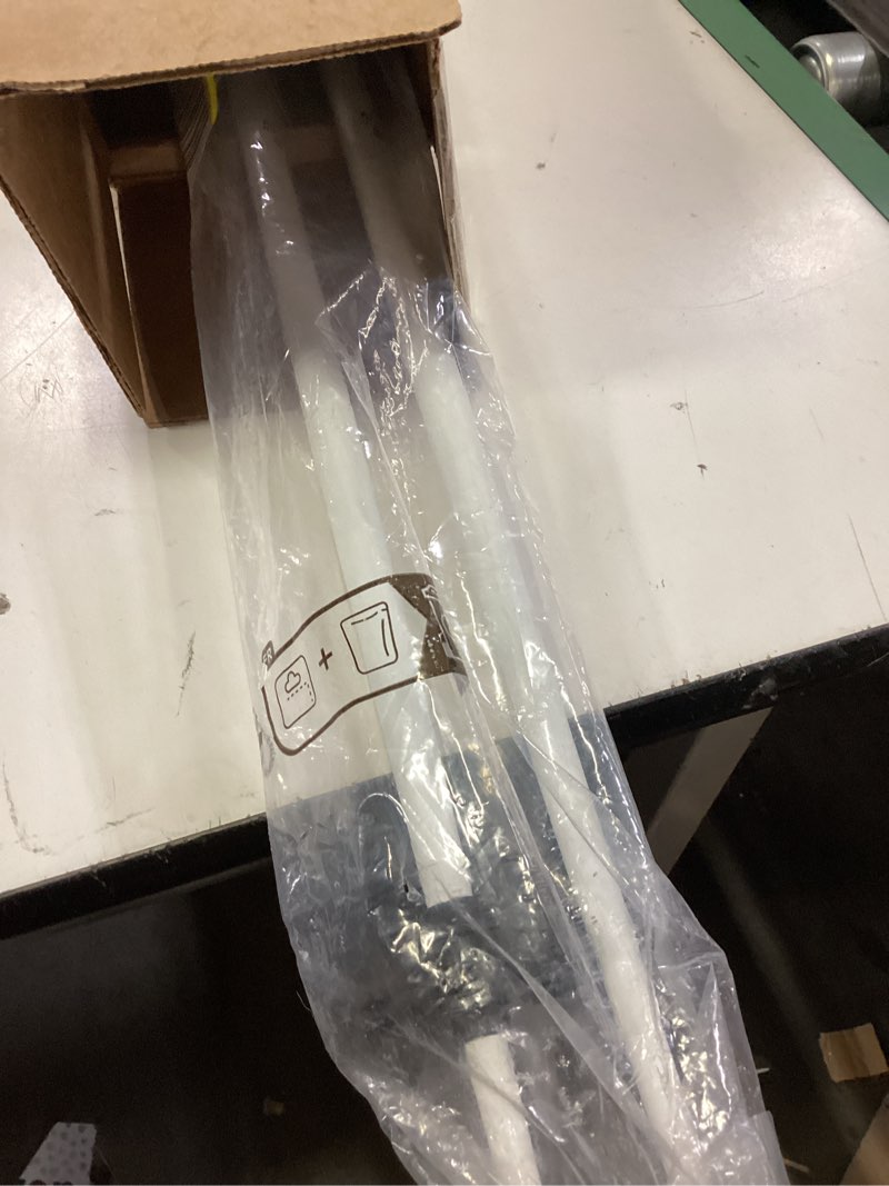 Condition photo showing Good Condition for atomic women's cloud poles 105 cm white