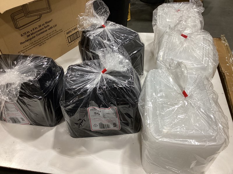 Condition photo showing Good Condition for black rectangular microwavable 38oz containers with clear lids (300)
