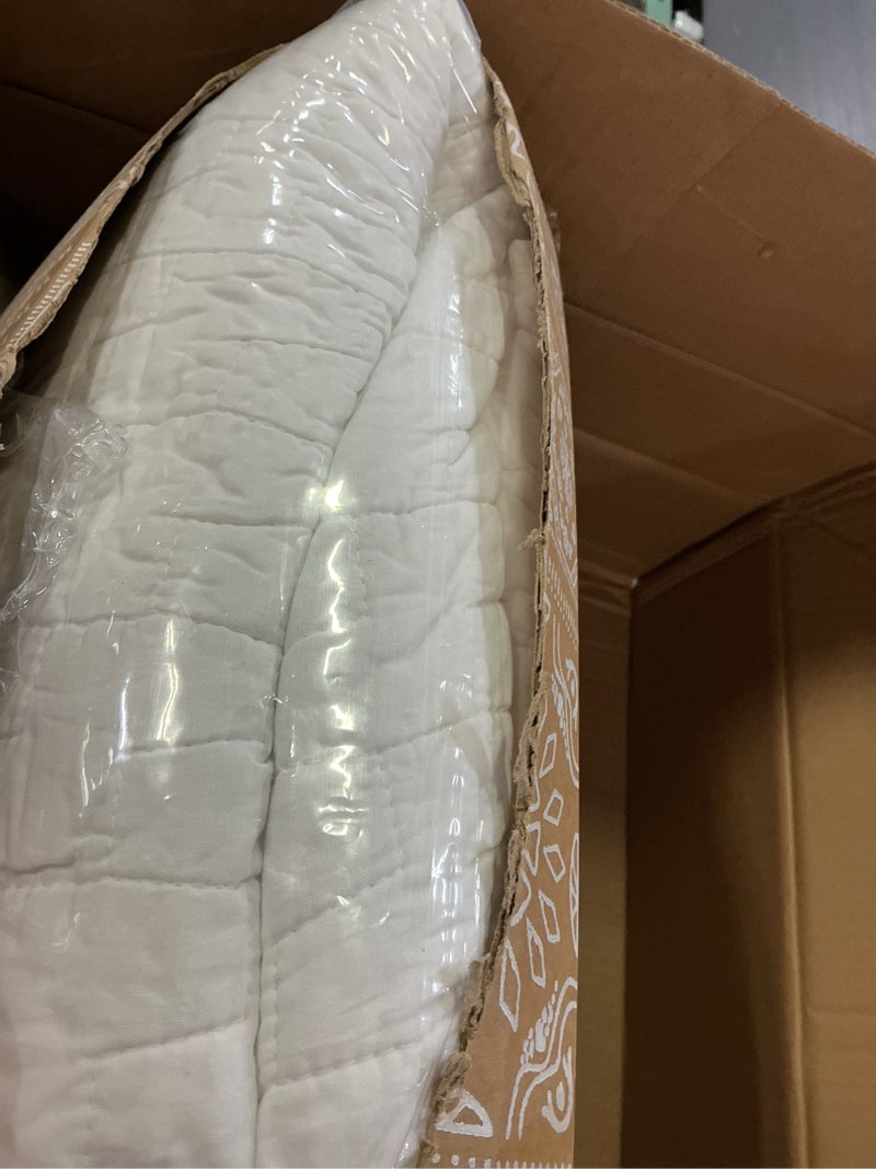 Condition photo showing Good Condition for palassio white 100% cotton quilt queen size bedding sets with 2 pillow shams, textured lightweight soft bedspread shabby chic coverlet, quilted comforter bed cover for all season, 3 pieces block-white queen(90"x96"?