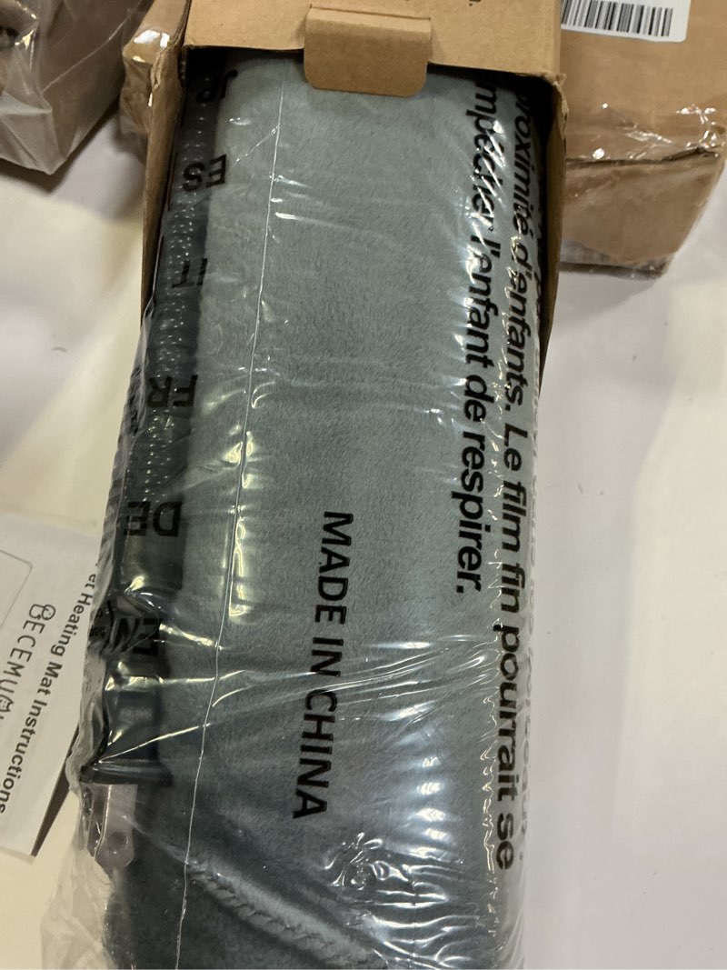 Condition photo showing Good Condition for BECEMURU Pet Heating Pad for Dogs & Cats, 18"x16" Waterproof Heated Bed with 6-Temp & Timer, Chew-Resistant Cord Electric Warm Bed for Senior Pets, Soothing Pain Relief for Arthritis 18" x 16"