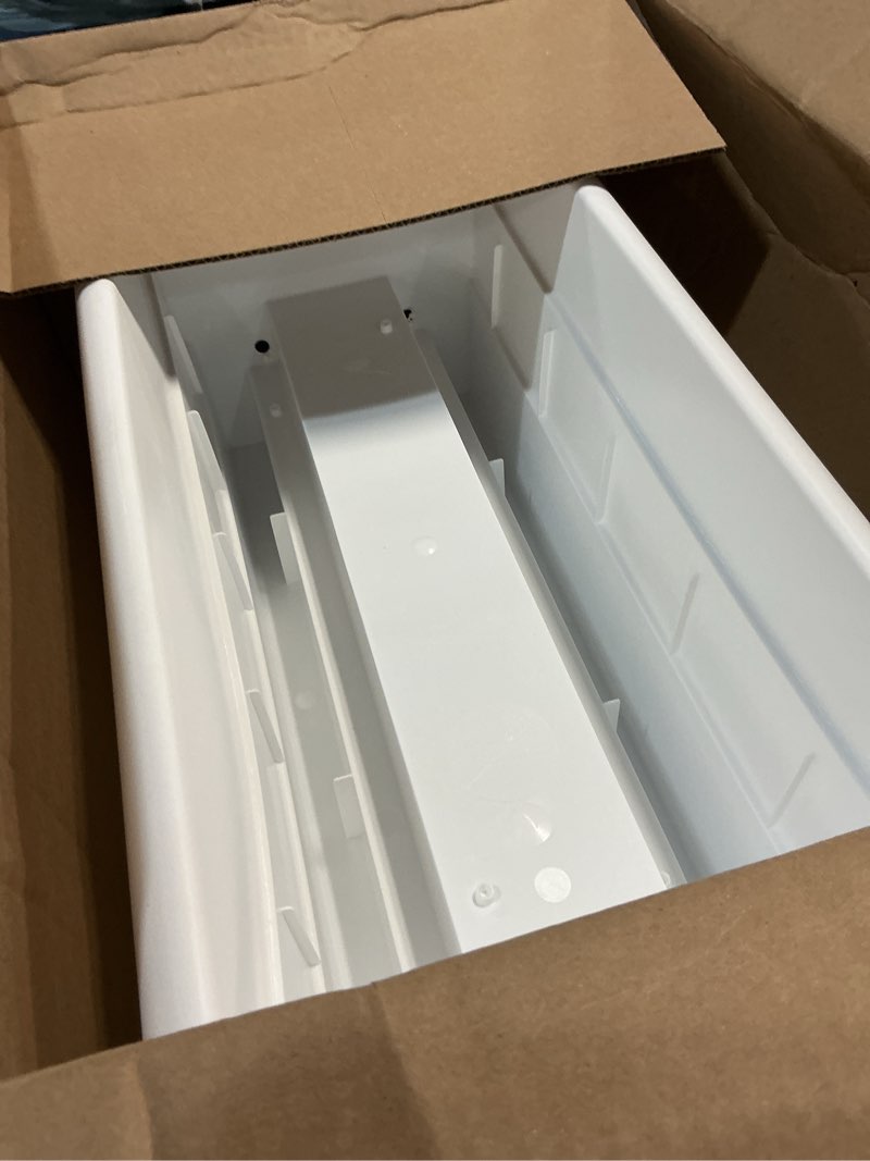 Condition photo showing Good Condition for root & vessel countryside rail planter, white, 24" white 24" l
