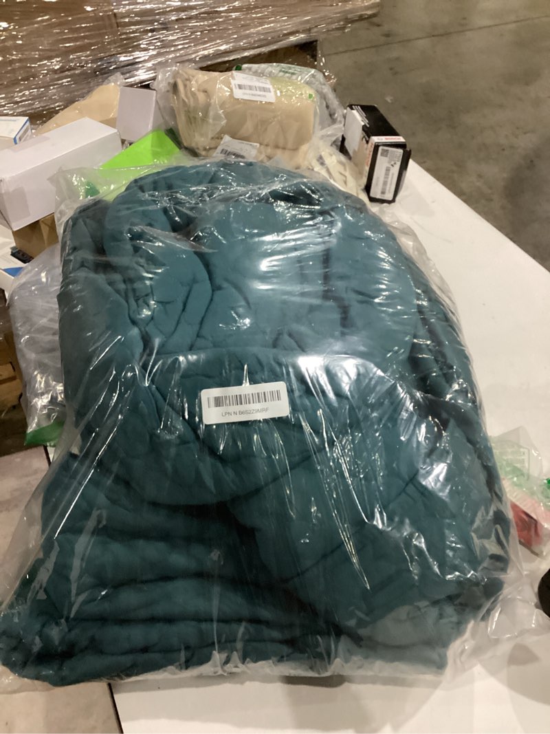 Condition photo showing As Is for horimote home quilt king size teal blue, lightweight quilt for summer, ultra-soft microfiber modern style quilted clouds pattern bedspread quit set 3 pieces(1 quilt and 2 pillow shams) teal blue king( 106" x 96")