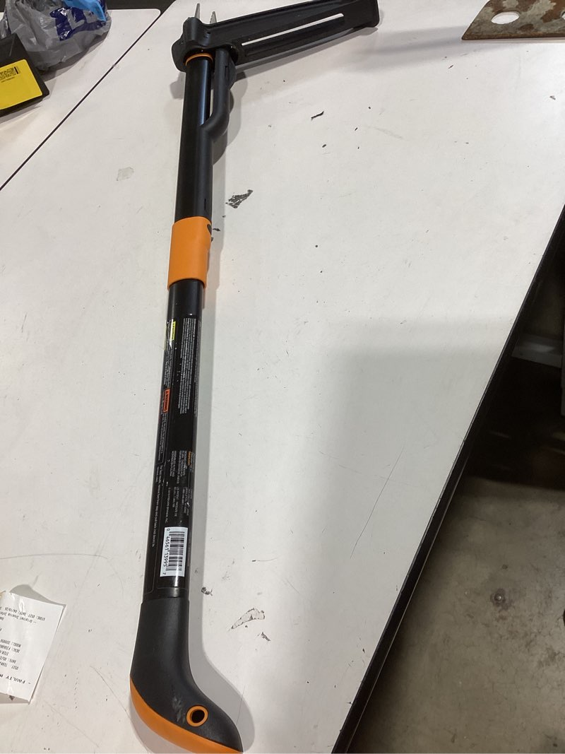 Condition photo showing Good Condition for fiskars 39.25 in. stainless steel weeder aluminum handle