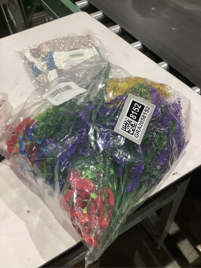 Condition photo showing New/Like New for Christmas Home Decor Artificial Flowers Decoration Faux Plants,Fake Flowers Also for Outdoor Garden Decor,Realistic Plastic Plant Colorful Daisy UV Resistant (B0FF4JYFTB)