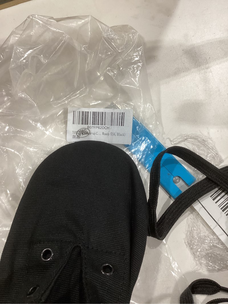 Condition photo showing Good Condition for Canvas shoes size 6 womens