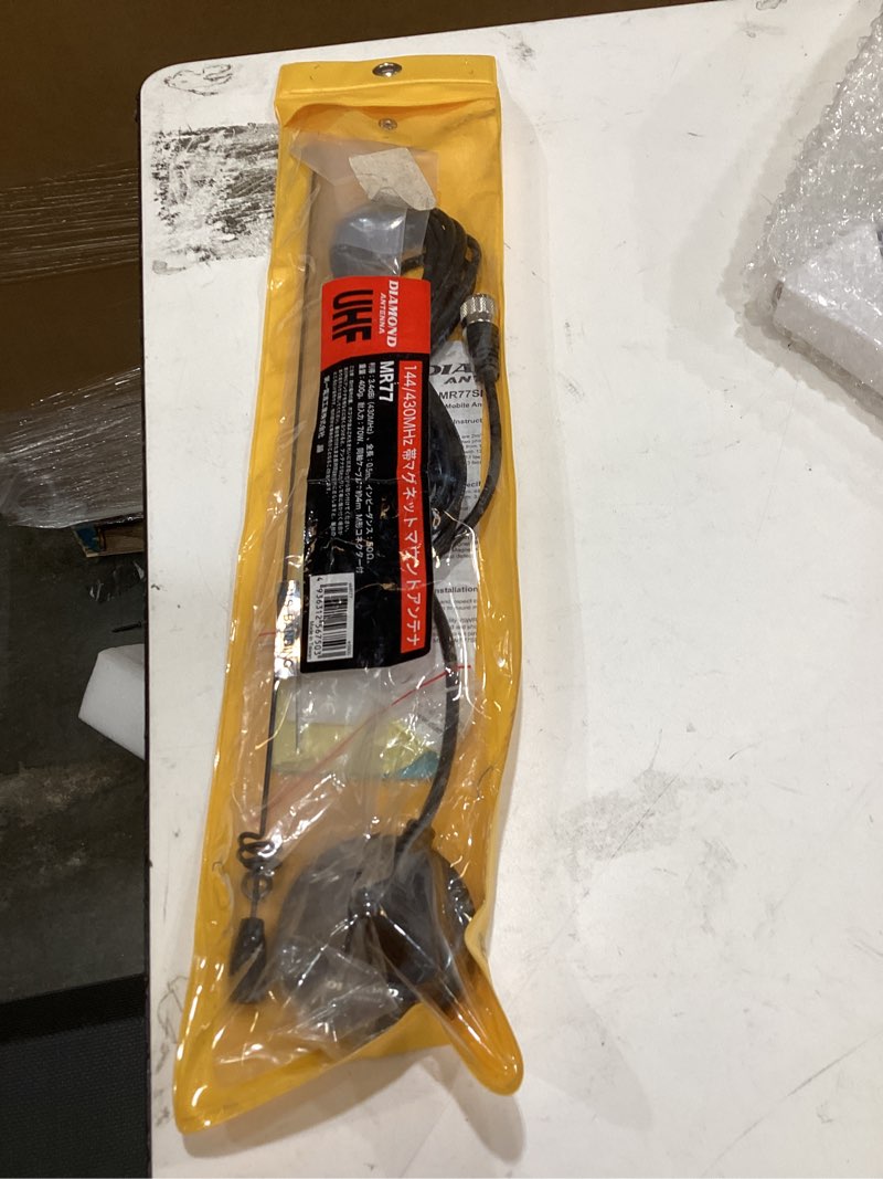 Condition photo showing As Is for diamond antenna dual-band mobile antennas mr77