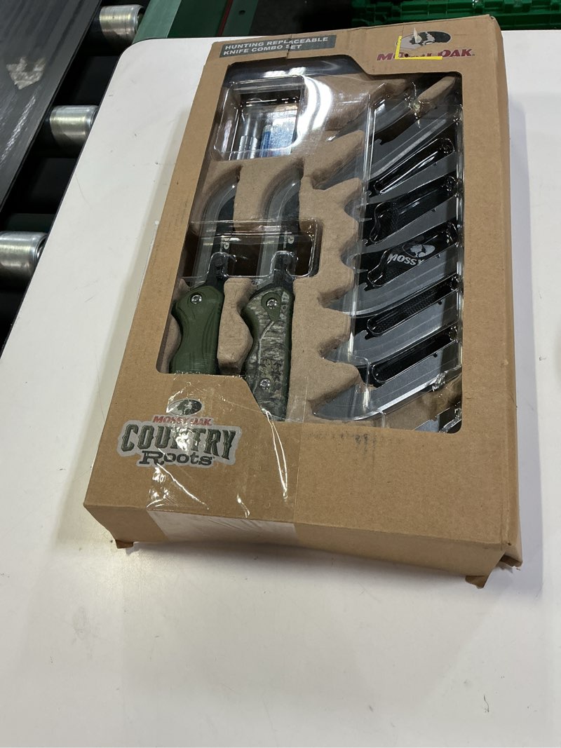 Condition photo showing New/Like New for mossy oak 13 pieces replaceable blades knives,4.75 inches folding knife set,with led light
